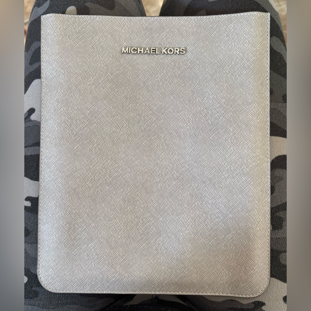 MICHAEL KORS Gray Saffiano Leather iPad Padded Sleeve /Pouch /Case /Cover